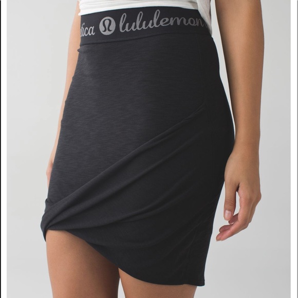 lululemon athletica Dresses & Skirts - NWT Lululemon Inner Essence Skirt Size 2!